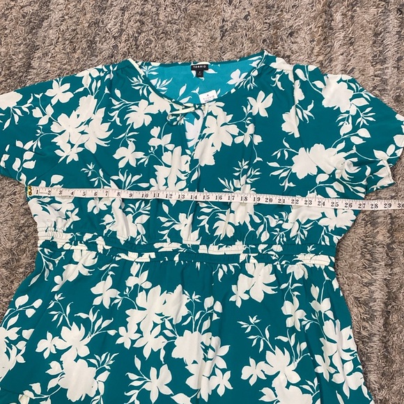 NWT Torrid Tea Length Studio Crepe de Chine tie neck tiered dress sz 4 (4X-26) - Picture 8 of 9